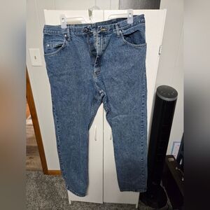 Wrangler Relaxed Fit Blue Jeans
